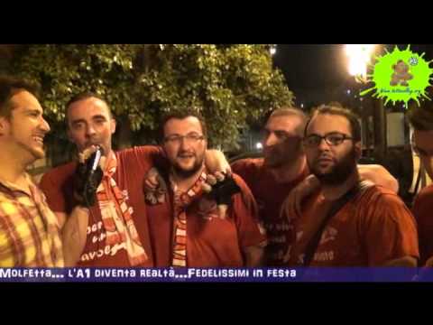 2013-05-03: I saluti dei fedelissimi di Molfetta dopo la promozione in A1