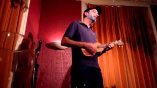 Stanley Brinks plays Orange Juice