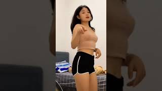Download lagu Goyang Hentak Tiktok @eunicetjoaa #shorts #youtubeshorts #tiktok #dance #viral mp3