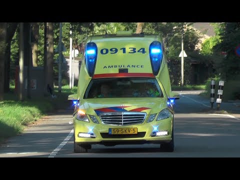 A1, E-Klasse Ambulance 09-134 naar melding in Hoogland
