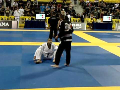 Luca Anacoreta vs Thomas "Mastwo" Oyarzun 6° match  World Bjj Championship 2011