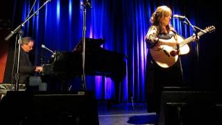 Gretchen Peters - Everything Falls Away - Mar 2015