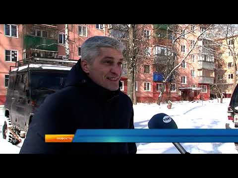 В Курске застрявшим в сугробах водителям приходят на помощь джиперы