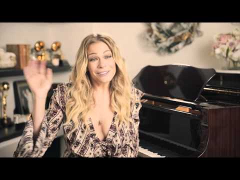 LeAnn Rimes talks about the recording of "I Still Believe in Santa Claus"