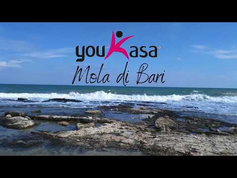 Villa 230 mq + dependance di 70 mq con piscina, campo tennis e terreno con accesso diretto al mare