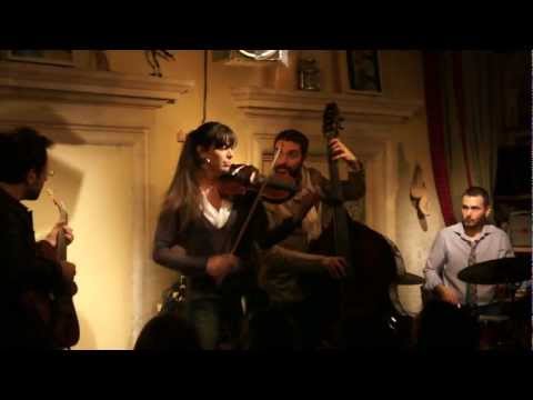 Pavlidis Klampanis Ktistakis Trio Jazz w. Maria Manousaki - Chania πολυ τεχνείο (3/4)