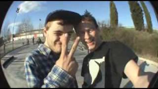 preview picture of video 'Kevin & Bolton vous présentent... le skatepark de nîmes!'