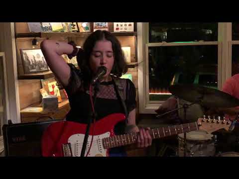 Vanessa Zamora - Malas Amistades (The Wild Detectives)