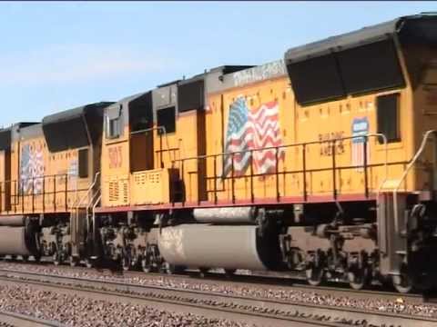 BNSF/UP Thunder in the desert
