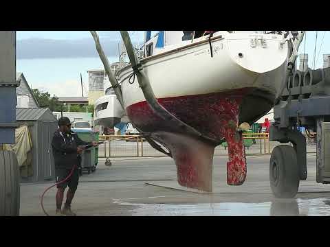 GCCM - Gold Coast City Marina & Shipyard - Pre wash BARNICLES