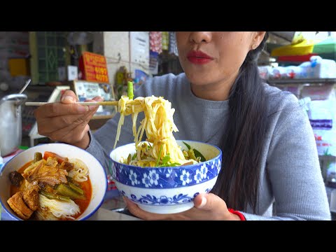 Rice Noodle With Chicken Curry - $1.50 For  A Bowl - Phnom Penh Street Food @  Boeng Trabaek Market