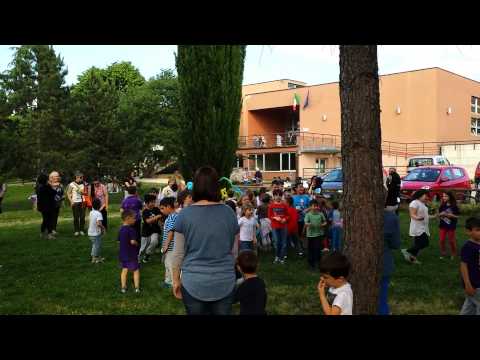 Diego Fabbri gioca con le bolle