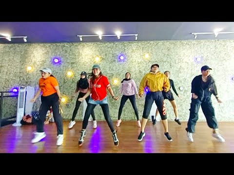 BOMBÓN - Daddy Yankee x El Alfa x Lil Jon | Fitness Dance routine | FitDance by Uchie