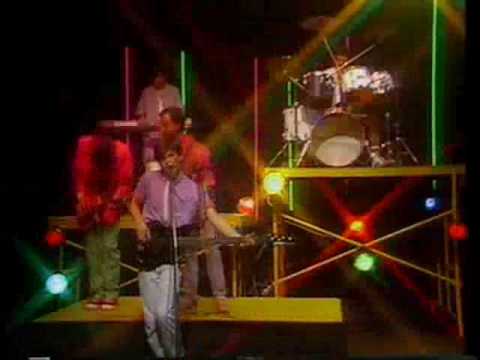 Engrupo - "Todos a la Playa" - Rock chileno