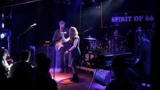 Linda Sutti with Henrik Freischlader & Band - Down on the Road