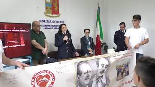 a-che-serve-avere-le-mani-pulite-se-si-tengono-in-tasca