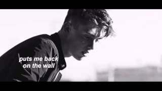 GREYSON CHANCE - BACK ON THE WALL (LYRICS)