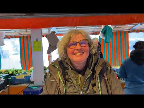 Obst- und Gemüsehandel Salewski auf dem Pforzheimer Wochenmarkt Turnplatz.