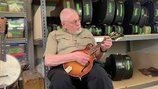 Video thumbnail for 1965 Gibson F12 Mandolin by Charles Johnson