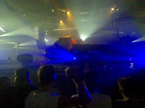 Tiesto - Sunday Bloody Sunday