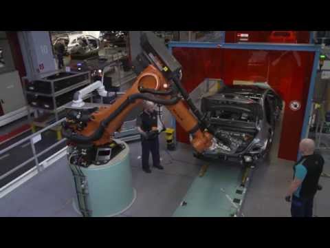 Mercedes-Benz plant Bremen - man-robot-cooperation