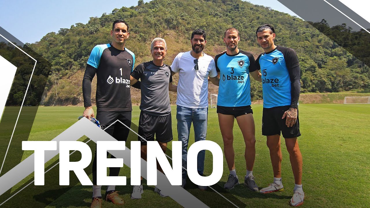 VÍDEO | Loco Abreu visita treino e brinca com nova fase do Botafogo: ‘Matando a saudade e com muita inveja’