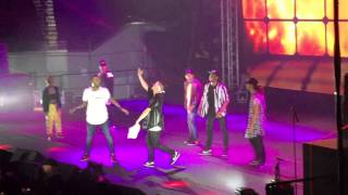 Chris Brown Live in Manila dances freestyle - Flex (Ooh, Ooh, Ooh) Rich Homie Quan