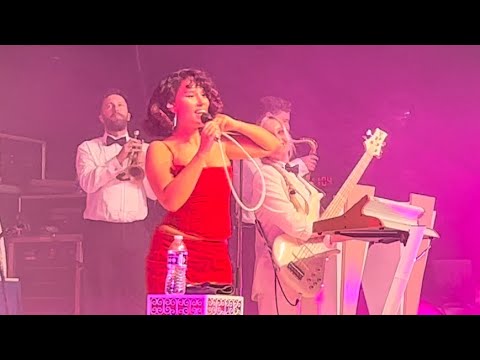 RAYE PERFORMS ESCAPISM IN DETROIT MAJESTIC THEATRE VIDEO 21ST CENTURY BLUES WORLD TOUR