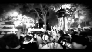 Les Indignés - Massilia Sound System  ♫♪ Méfi ♪♫ (traduction)