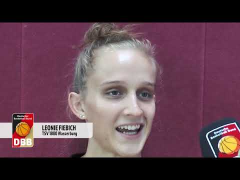 Leonie Fiebich und Emily Bessoir beim U15-Leistungscamp