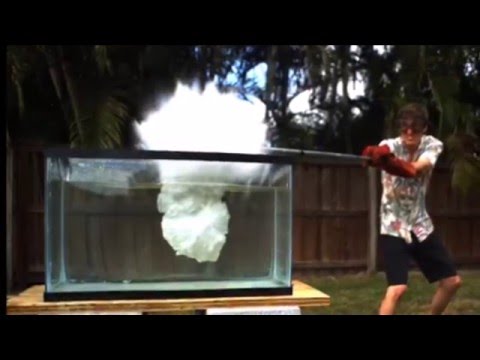 Pouring Molten salt into Water - Explosion!