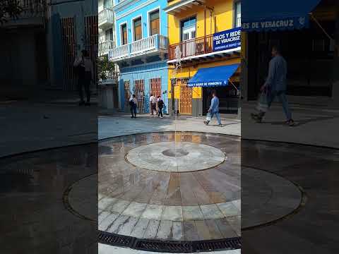 Leo Martz ... Plazuela de la Campana de Veracruz ........