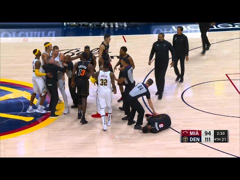 Nikola Jokic shoves Markieff Morris after Morris fouled him at halfcourt ????