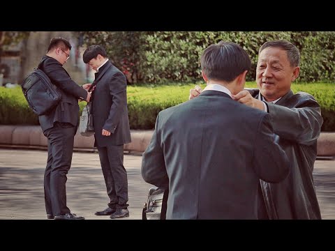 當小伙第一次面試不會打領帶 (English subtitle)