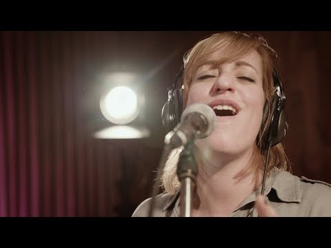 Central Music – Geschter, hüt und morn de Gliich [Live Studio Session)