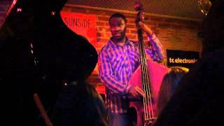 Robert Glasper Trio live jam - Time After Time -  J Dillalude - Paris 241011.MP4