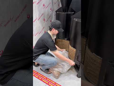 Dọn vỏ lụa - vệ sinh máy sau rang.