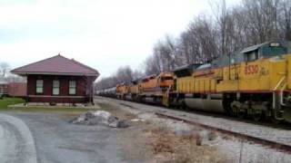 preview picture of video 'Buffalo & Pittsburgh Railroad Train Brockwayville Depot Brockway, PA, Jan 2008'