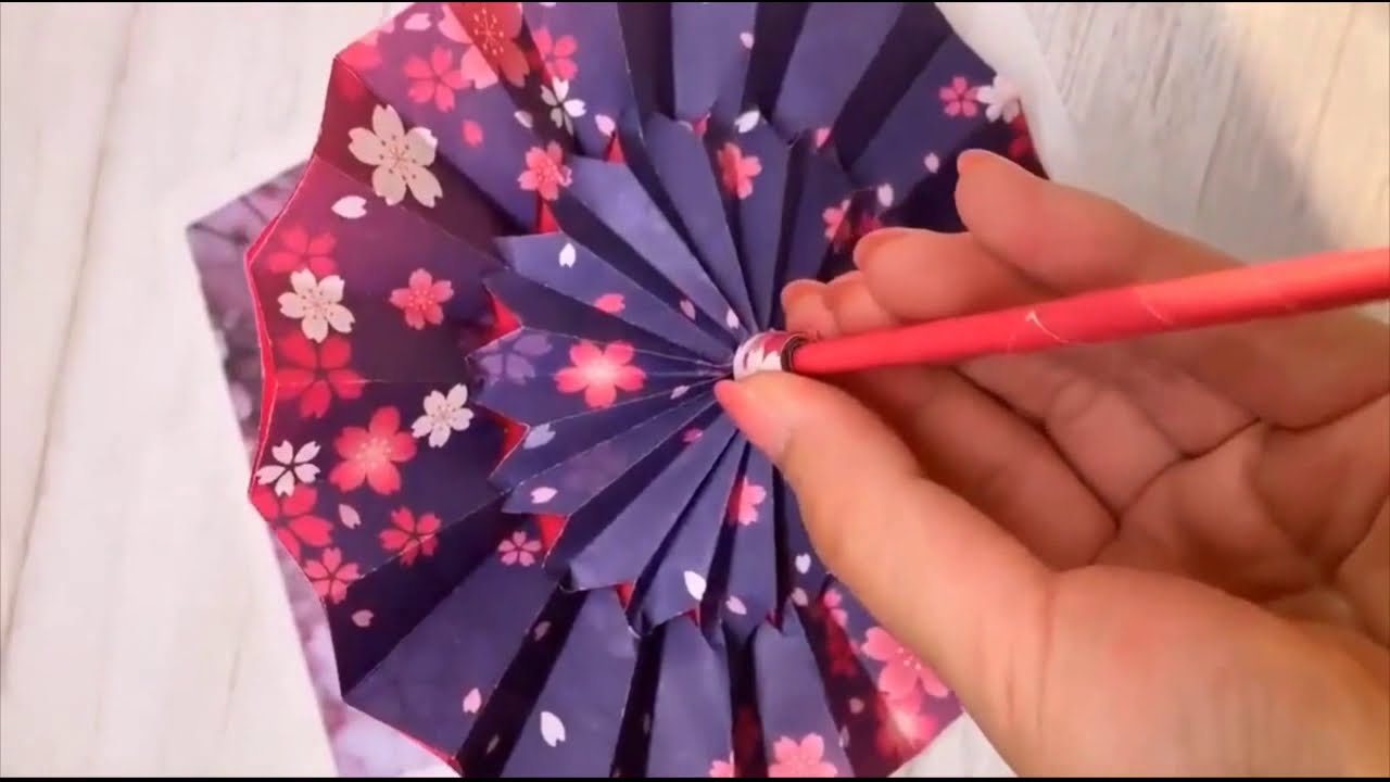 Tutorial de vídeo de artesanato de guarda-chuvas de papel