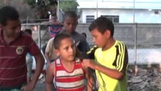 preview picture of video 'sacos enmuchilados en el batey 01-02-14'