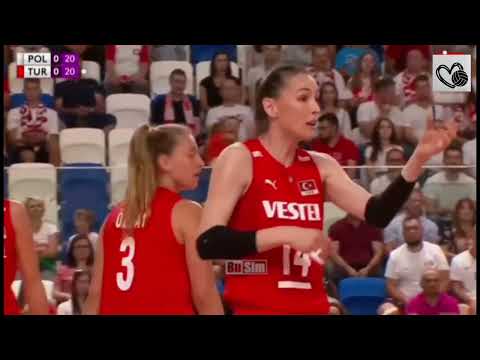 Eda Erdem'in Hareketine Polonyalı Taraftardan Alkış