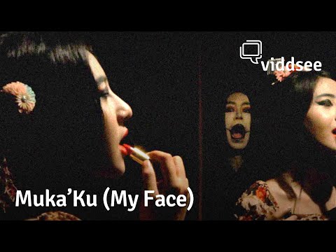 Muka'Ku - She Keeps Putting Make Up On Because The Voice Tells Her To // Viddsee.com
