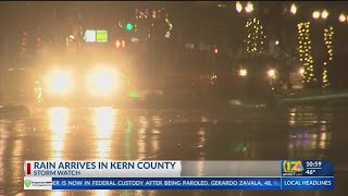 Rain drenches Bakersfield, winds force hourslong closure of Highway 99 at I-5 split