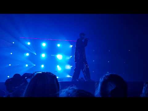 Oscar And The Wolf @ Antwerps Sportpaleis 28/10/2017 21h27 - Runaway (2) (4K)