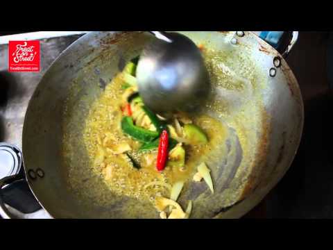 Cambodian Street Food - Stem Reap Street | Cambodian Green Chicken Curry | Most Popular Street Food