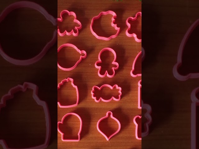 Vídeo relacionado con Juego de 3 cortadores de galletas de Pascua para confirmación de comunión y bautizo, fabricado en los Estados Unidos por Ann Clark, cáliz, pez de Jesús, Santa Cruz