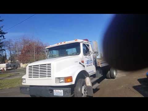 1997 INTERNATIONAL 4700 T444E FLATBED TOW TRUCK ALL LETTERED UP