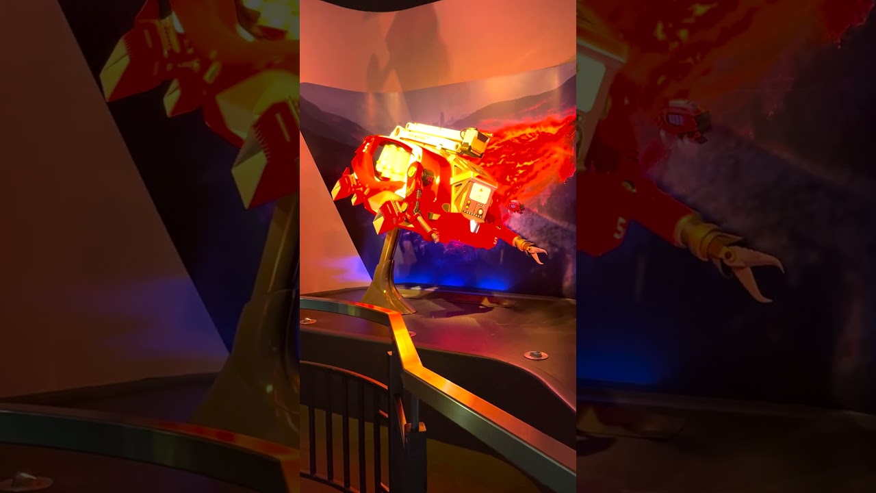 【香港ディズニー】スターツアーズと同型のフライトシュミレーター型アトラクションのアイアンマンエクスペリエンス！ #shorts #海外ディズニー #香港ディズニーランド