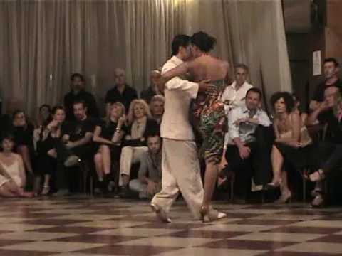  Roxana Suarez  and  Sebastian Achaval  are  dancing  to  the  tango  "  Todo  "