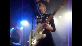 Florrie - "Begging Me" (Live at La Maroquinerie)